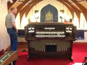 Positioning the new organ.